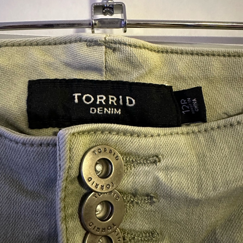 TORRID Denim (light green) Jigging - Picture 3 of 7